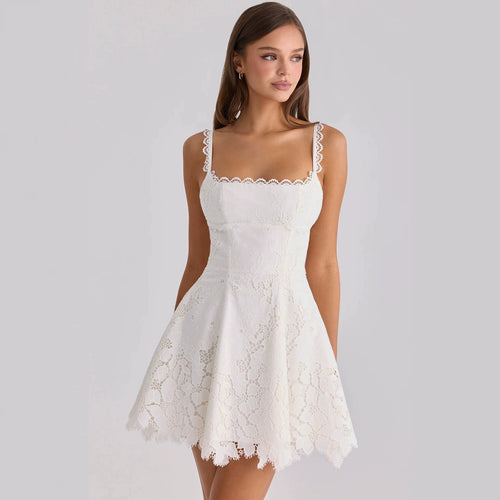 sexy backless mini dress mit Spitze in Weiß mit Spitzenbesatz und weitem Rock